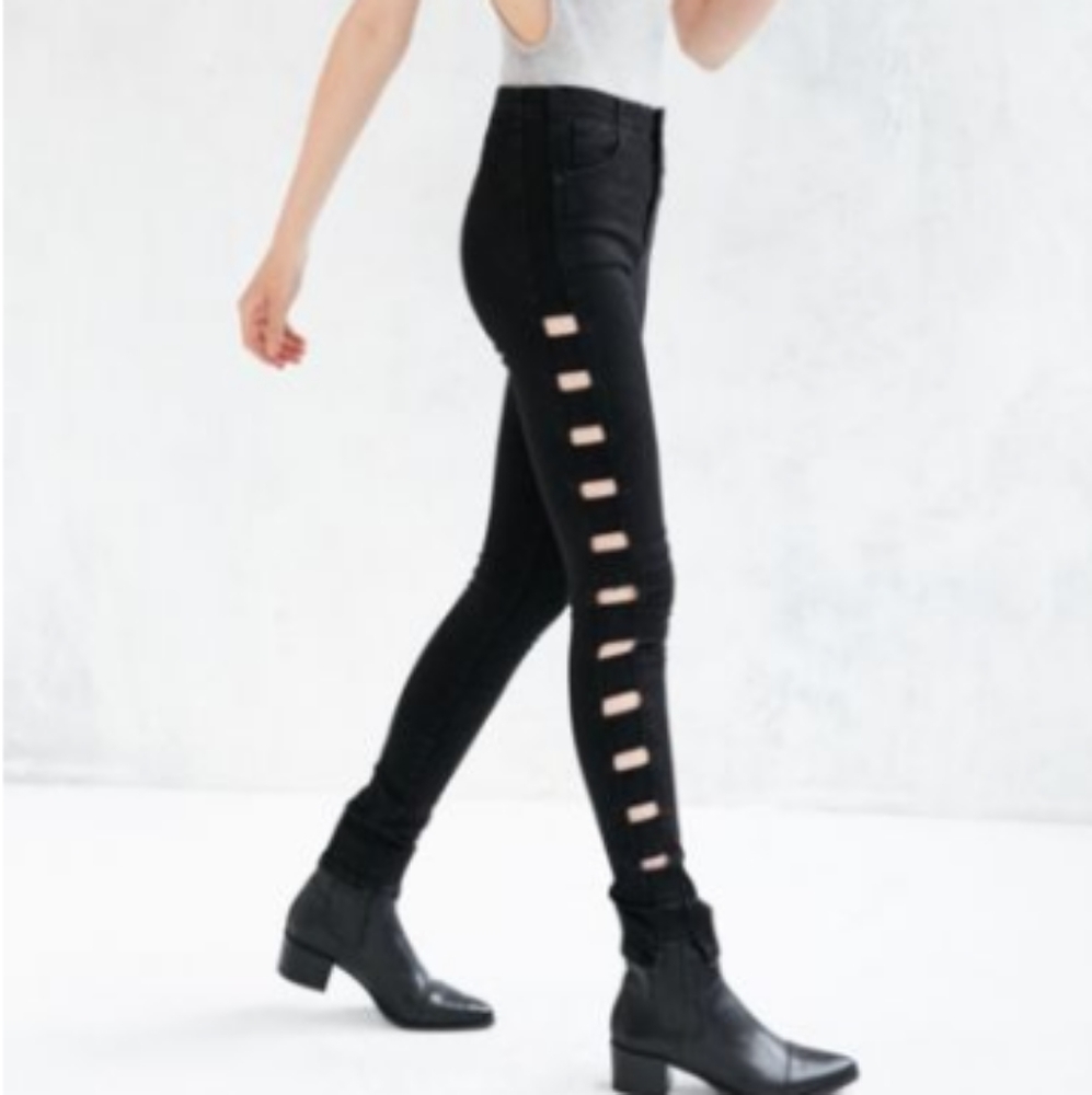 BDG Twill Cut-Out High- Rise Skinny Jeans Sz 32
